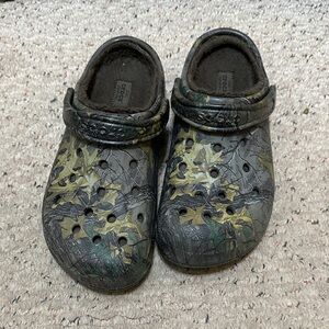 Women’s Camouflage Clogs